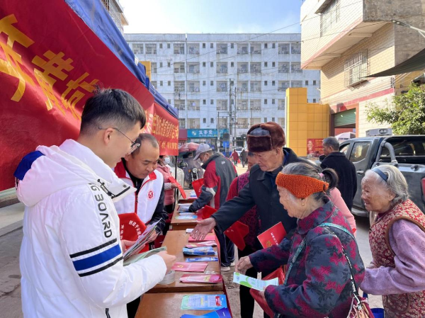 黄坑镇开展统计法治宣传活动，深化社会经济咨询服务